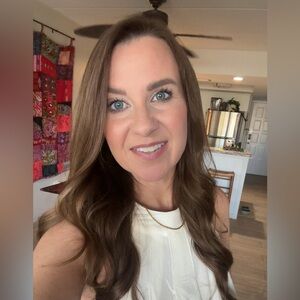 Meet your Posher, Alexandra